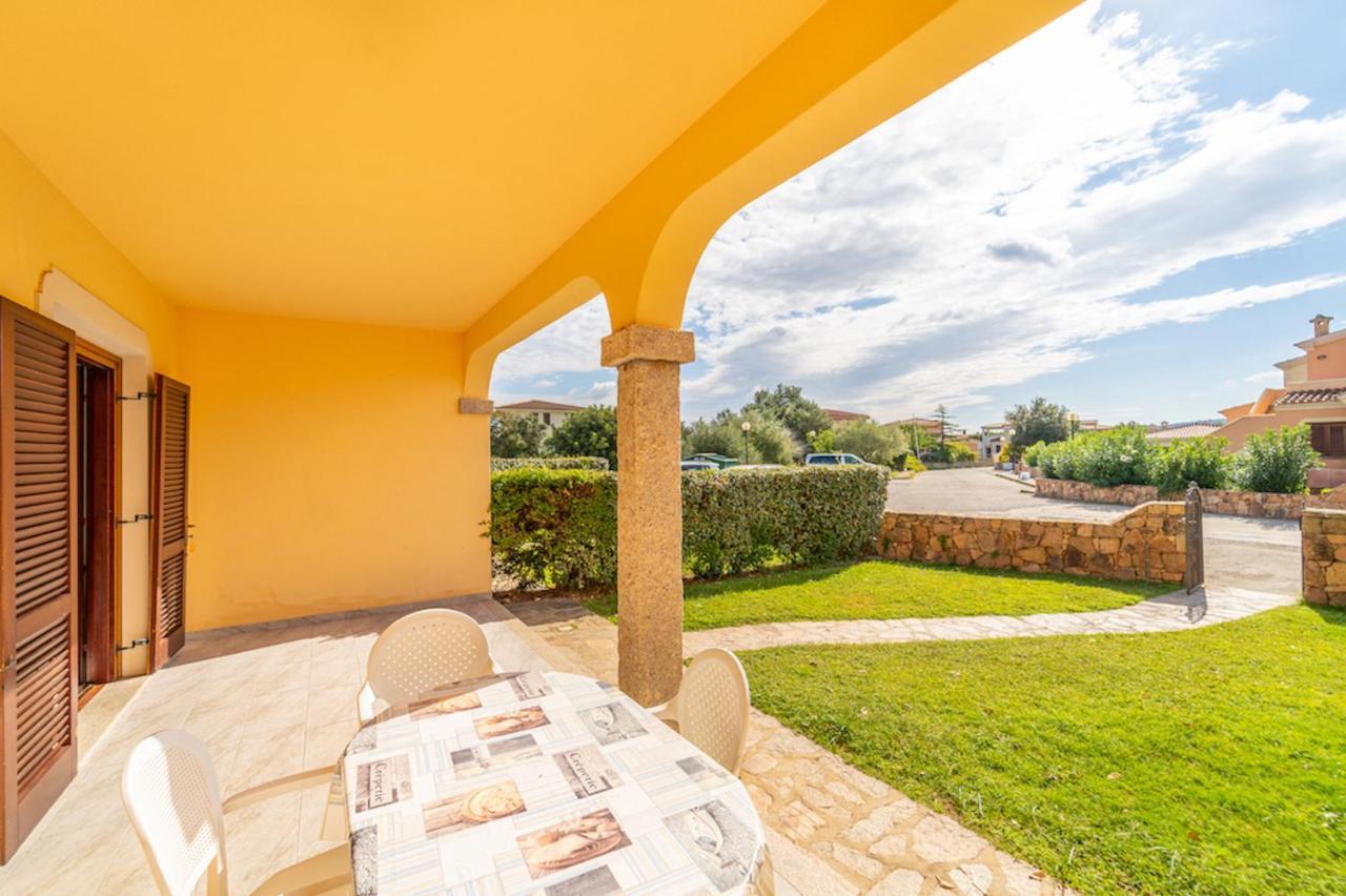 Iss Travel, Ambra Apartments - 800 M From La Cinta Beach San Teodoro  Kültér fotó