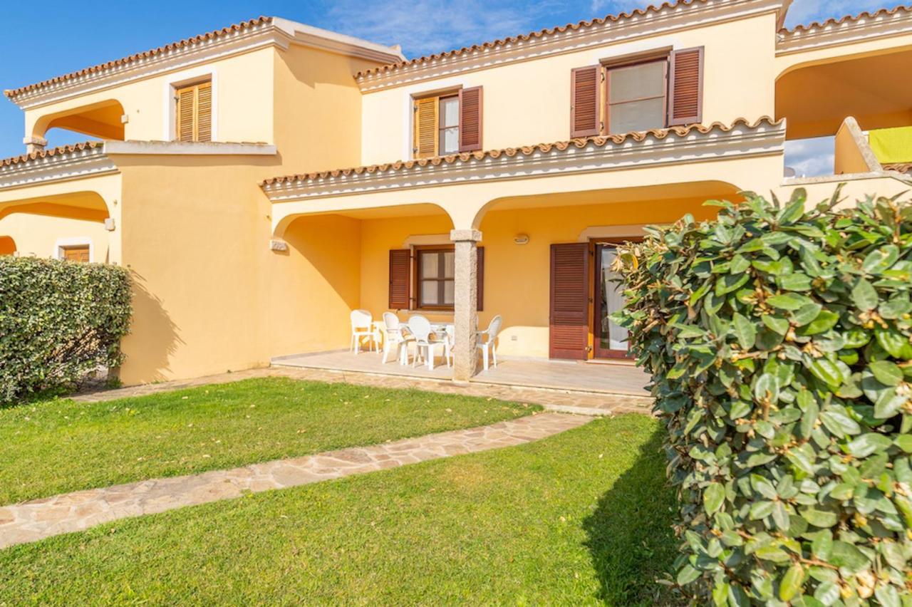 Iss Travel, Ambra Apartments - 800 M From La Cinta Beach San Teodoro  Kültér fotó