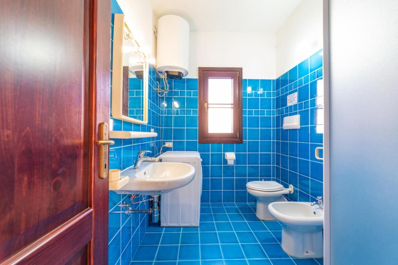 Iss Travel, Ambra Apartments - 800 M From La Cinta Beach San Teodoro  Kültér fotó