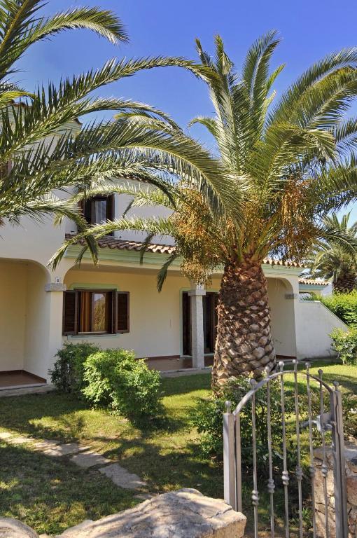 Iss Travel, Ambra Apartments - 800 M From La Cinta Beach San Teodoro  Kültér fotó