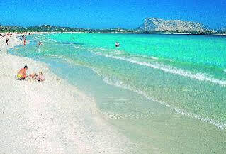 Iss Travel, Ambra Apartments - 800 M From La Cinta Beach San Teodoro  Kültér fotó